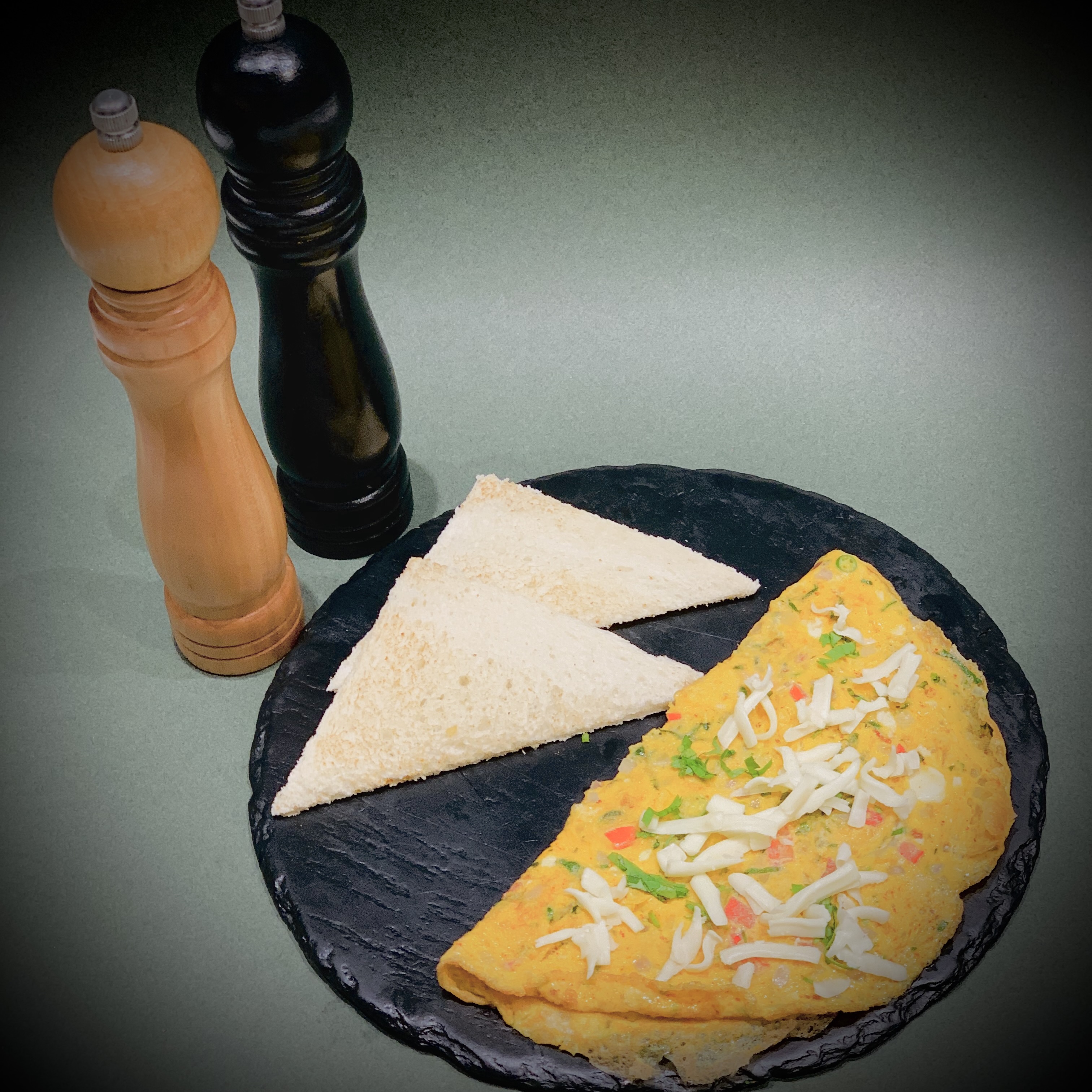Masala Omelette With Cheese